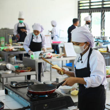 food class with wok cooking
